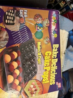 Cake Pops Maker - - New in Box